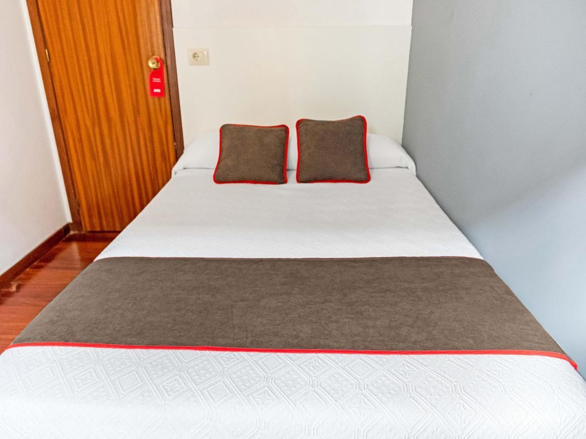 Oyo Hospedaje La Tita Santiago de Compostela Exteriör bild