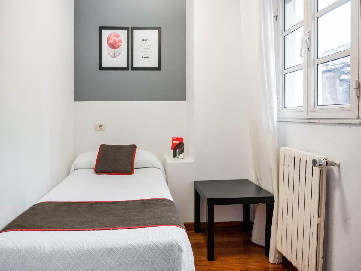 Oyo Hospedaje La Tita Santiago de Compostela Exteriör bild
